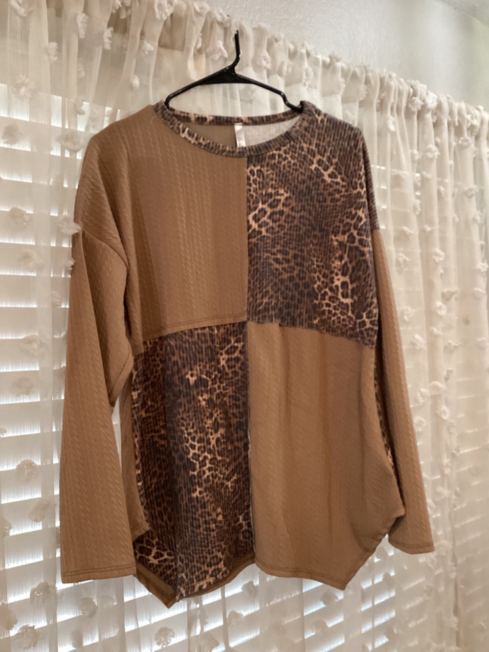Women’s Medium Leopard & Tan Shirt
